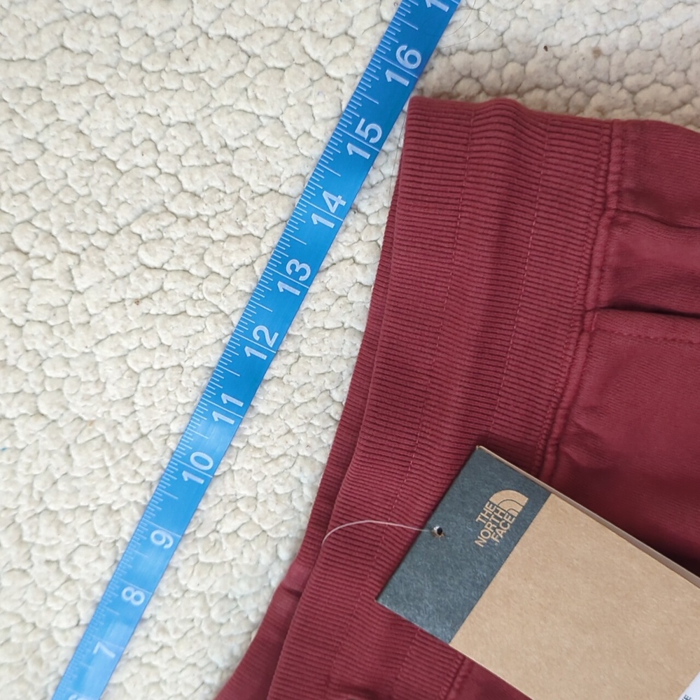 NWT - North Face - Sweat shorts - Picture 9 of 10